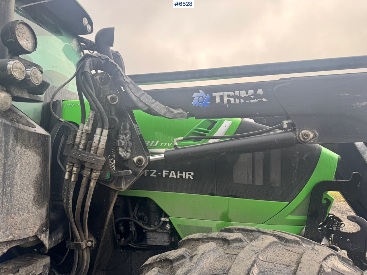 Трактор 2015 Deutz-fahr 6180 Agrotron w/ Front loader and Front hydraulics. 4010 hours!: снимка 15