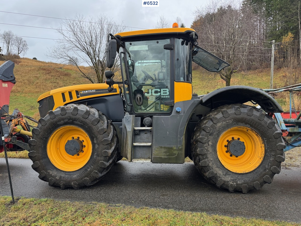 2015 JCB Fastrack 4220 w/ front hydraulics, front PTO and plow plate. Low hours! - Трактор: снимка 4 2015 JCB Fastrack 4220 w/ front hydraulics, front PTO and plow plate. Low hours! - Трактор: снимка 4