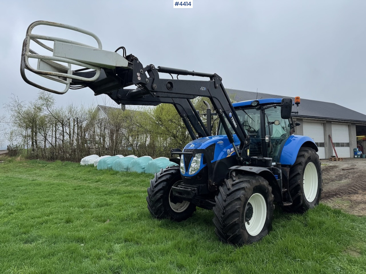 2015 New Holland T7.185 Auto Command w/Front Loader - Трактор: снимка 1 2015 New Holland T7.185 Auto Command w/Front Loader - Трактор: снимка 1