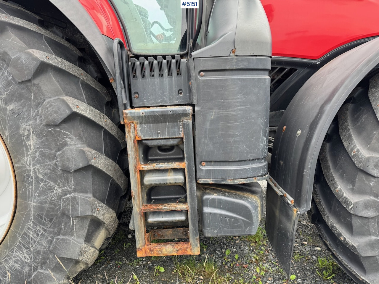 2016 Case IH Optum 300 CVX w/front hydraulics and plowing rig - Трактор: снимка 5 2016 Case IH Optum 300 CVX w/front hydraulics and plowing rig - Трактор: снимка 5