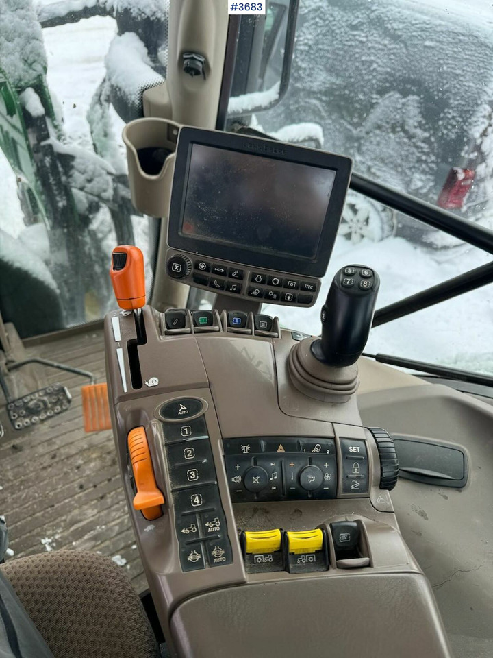 Трактор 2016 John Deere 6175R 4x4 w/ front loader: снимка 24