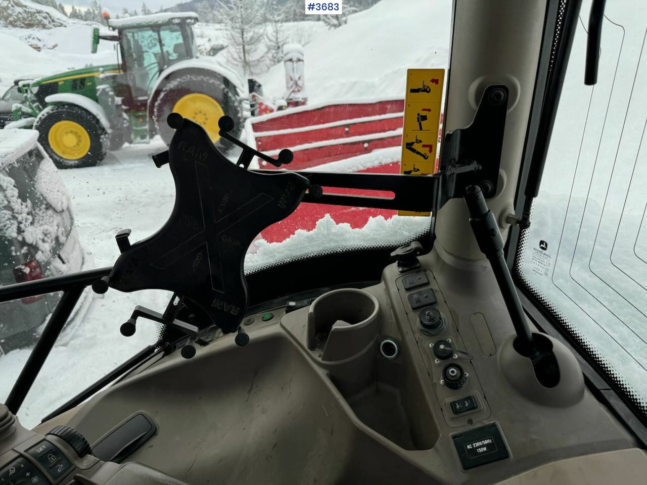 Трактор 2016 John Deere 6175R 4x4 w/ front loader: снимка 25