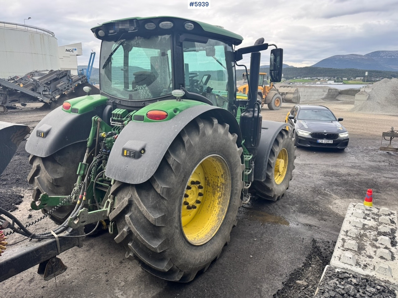 2020 John Deere 6215R w/ Front PTO and hydraulics. 2 sets of tires. - Трактор: снимка 5 2020 John Deere 6215R w/ Front PTO and hydraulics. 2 sets of tires. - Трактор: снимка 5