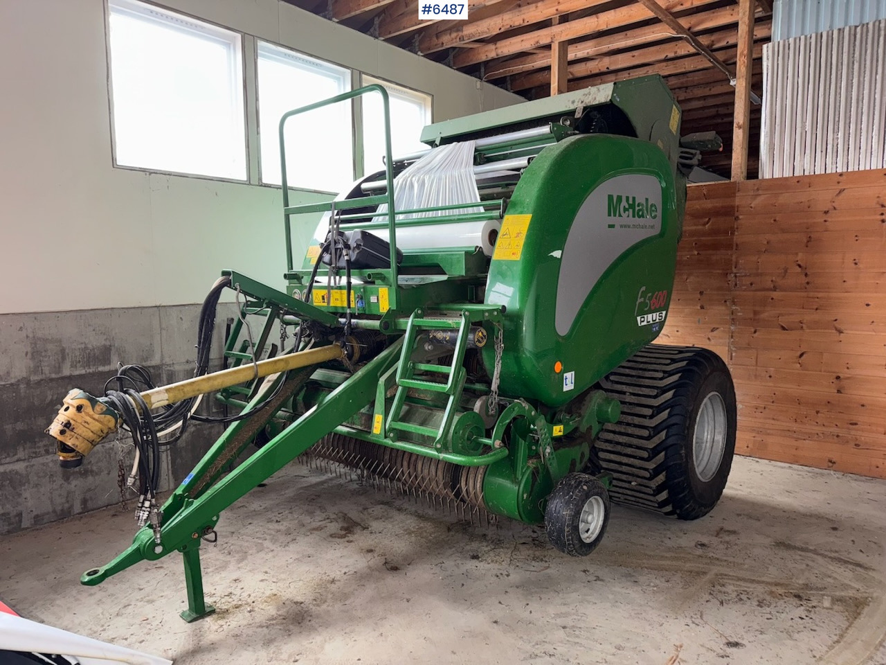 2021 McHale F5600 Plus w/ Camless Pick-Up and 710 Tires. - Машина за сено и фураж: снимка 1 2021 McHale F5600 Plus w/ Camless Pick-Up and 710 Tires. - Машина за сено и фураж: снимка 1