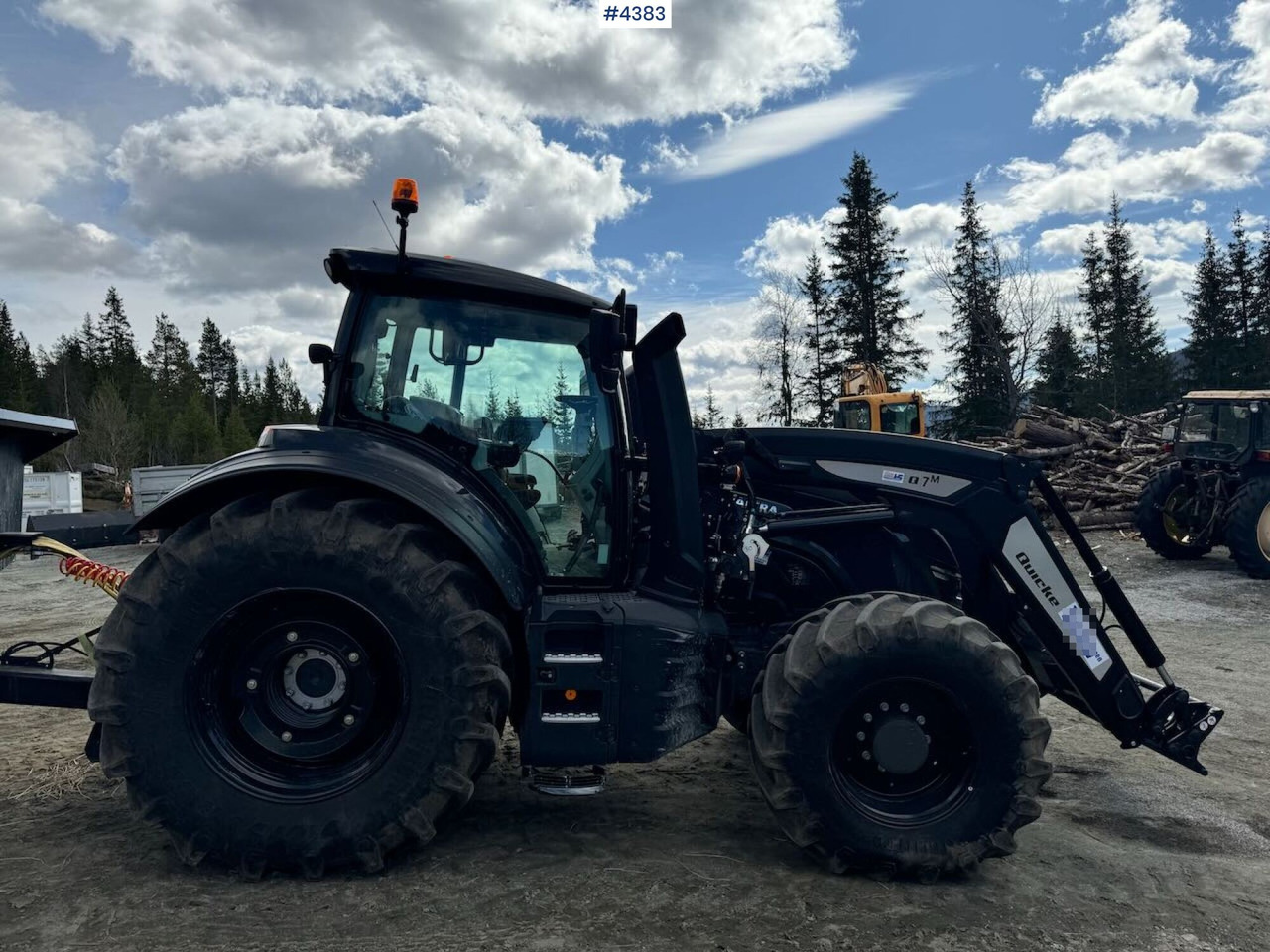 2021 Valtra T234 Versu w/ Quicke Q7 Front Loader - Трактор: снимка 4 2021 Valtra T234 Versu w/ Quicke Q7 Front Loader - Трактор: снимка 4