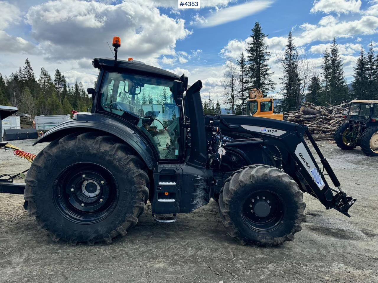 2021 Valtra T234 Versu w/ Quicke Q7 Front Loader - Трактор: снимка 3 2021 Valtra T234 Versu w/ Quicke Q7 Front Loader - Трактор: снимка 3