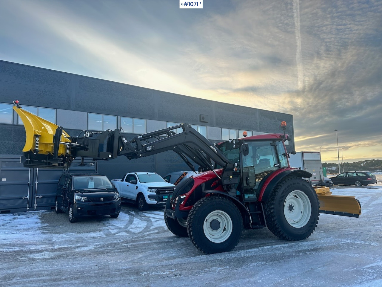 2023 Valtra A95 4x4 Tractor w/ Front Loader, Plow and Back plow - Трактор: снимка 1 2023 Valtra A95 4x4 Tractor w/ Front Loader, Plow and Back plow - Трактор: снимка 1