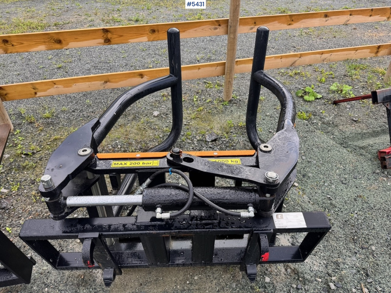 2024 Ålø Flexigrip 160 - Кламер за Селскостопанска техника: снимка 4 2024 Ålø Flexigrip 160 - Кламер за Селскостопанска техника: снимка 4