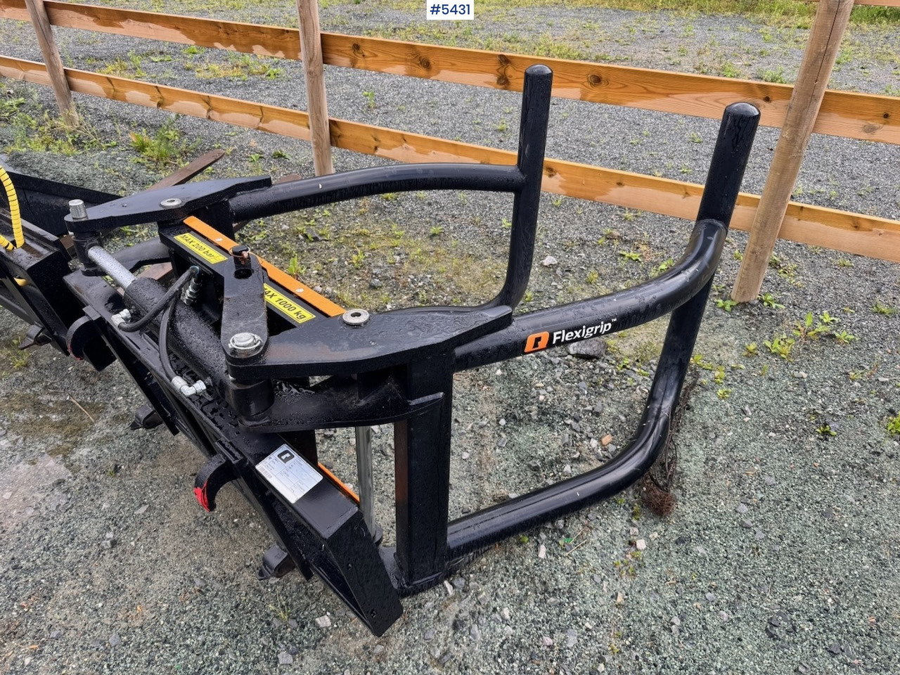 2024 Ålø Flexigrip 160 - Кламер за Селскостопанска техника: снимка 1 2024 Ålø Flexigrip 160 - Кламер за Селскостопанска техника: снимка 1