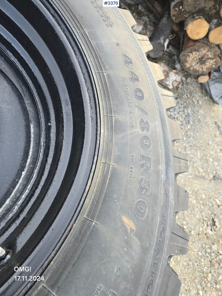 4 Nokian tires on rims for JCB - Комплект колела: снимка 5 4 Nokian tires on rims for JCB - Комплект колела: снимка 5