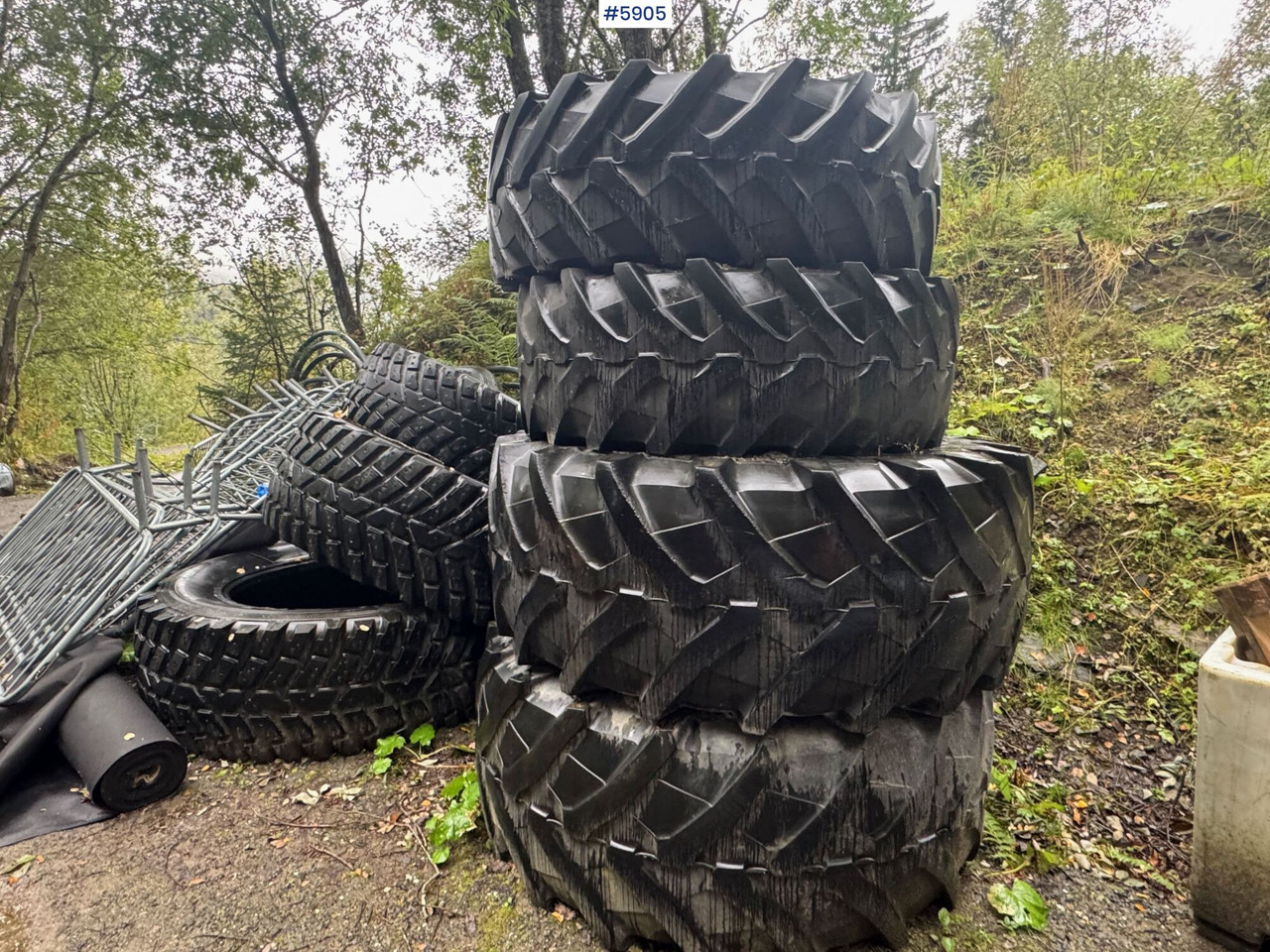 8 pcs Nokian TRI 2 tires. 4 pcs on rims! - Комплект колела за Строителна техника: снимка 2 8 pcs Nokian TRI 2 tires. 4 pcs on rims! - Комплект колела за Строителна техника: снимка 2