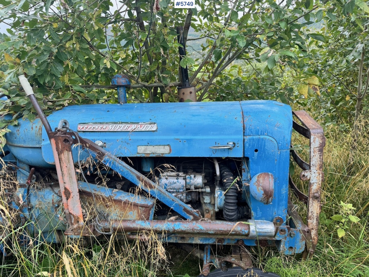 Ca. 1961 Fordson Super Major 4×2 Tractor w/ Bucket - Трактор: снимка 4 Ca. 1961 Fordson Super Major 4×2 Tractor w/ Bucket - Трактор: снимка 4