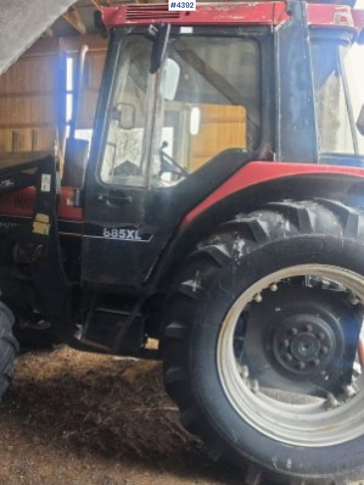Case International 885XL 4x4 with trima loader - Трактор: снимка 5 Case International 885XL 4x4 with trima loader - Трактор: снимка 5