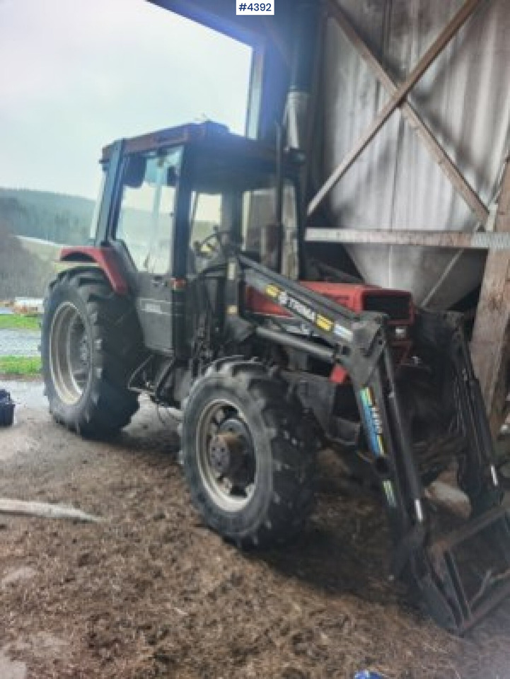 Case International 885XL 4x4 with trima loader - Трактор: снимка 1 Case International 885XL 4x4 with trima loader - Трактор: снимка 1