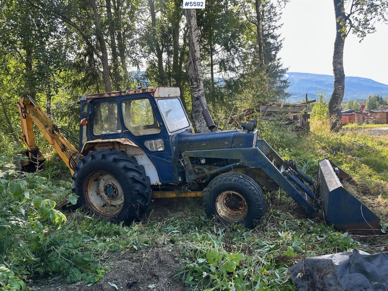 Circa 1974 Ford 4000 tractor w/ front loader and excavator. REP.OBJECT - Трактор: снимка 2 Circa 1974 Ford 4000 tractor w/ front loader and excavator. REP.OBJECT - Трактор: снимка 2