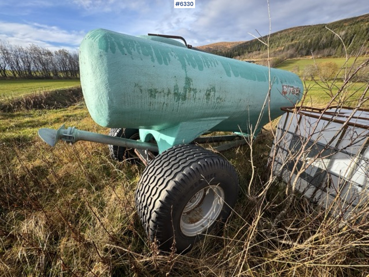 Doff X 3,500-liter manure spreader - Цистерна за течен тор: снимка 1 Doff X 3,500-liter manure spreader - Цистерна за течен тор: снимка 1