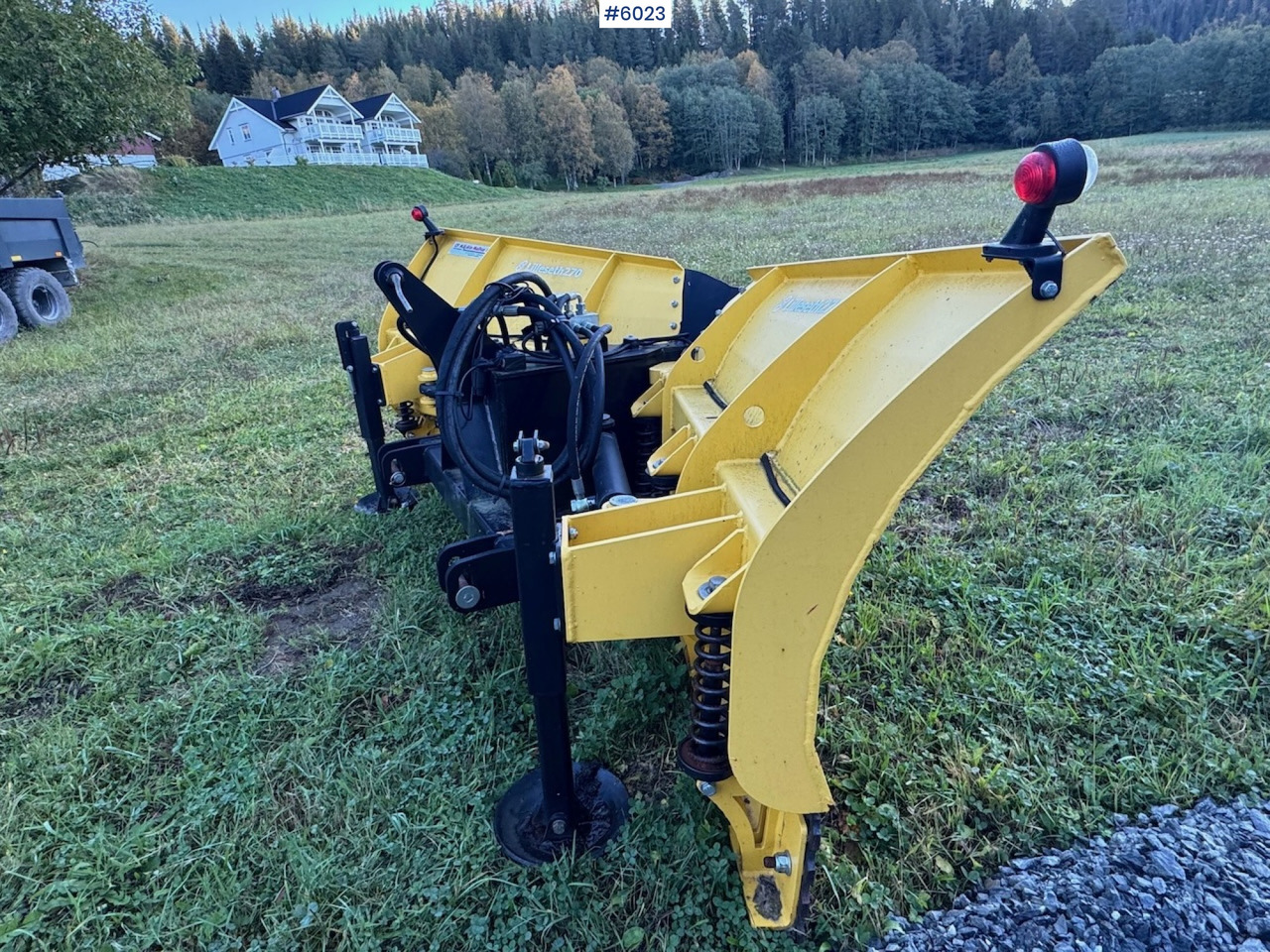 Lilleseth V-plow 270 w/ 3rd and 4th function! - Комунална/ Специална техника: снимка 2 Lilleseth V-plow 270 w/ 3rd and 4th function! - Комунална/ Специална техника: снимка 2