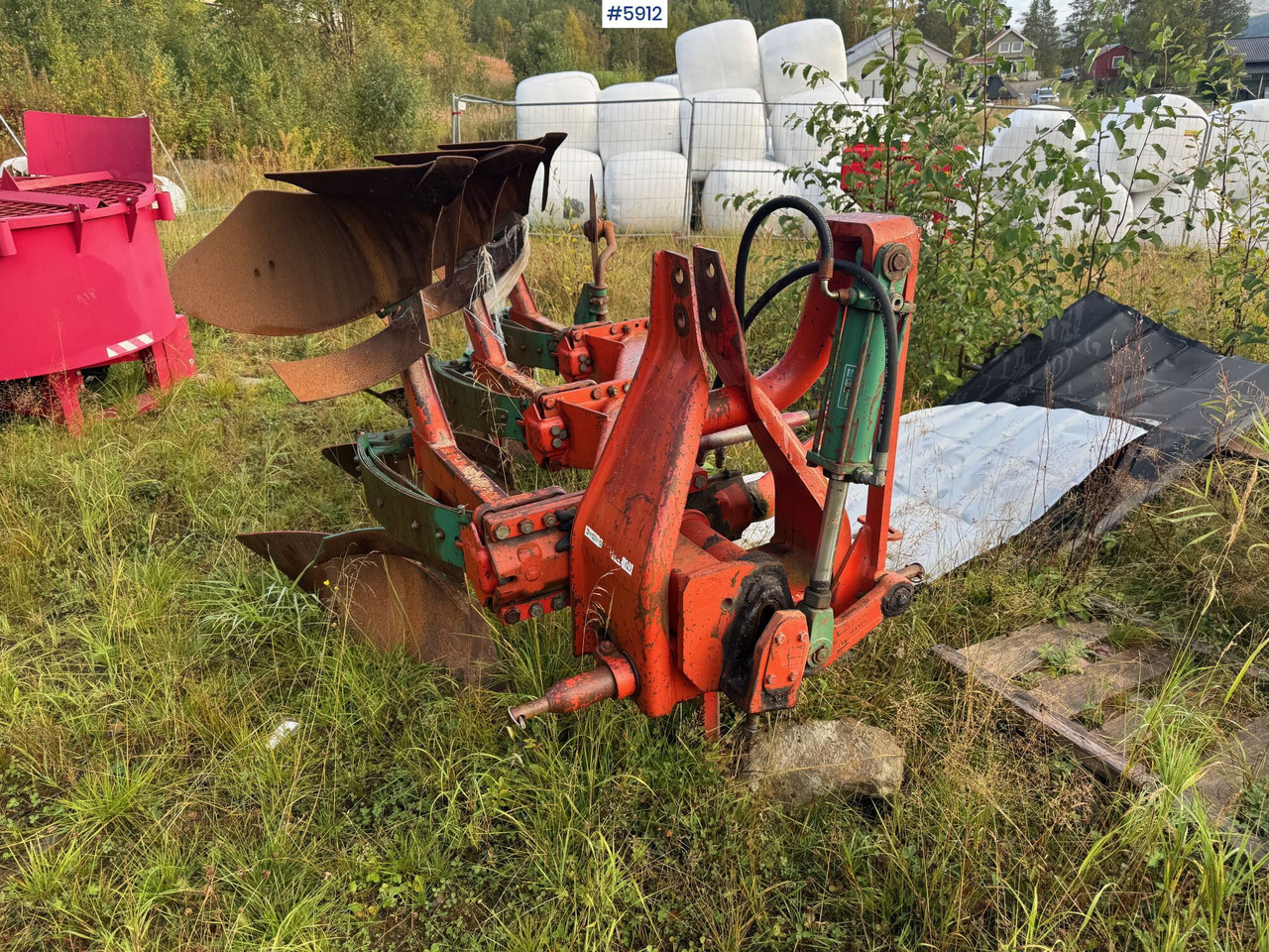 Kverneland 3-furrow reversible plough - Машина за обработка на почвата: снимка 4 Kverneland 3-furrow reversible plough - Машина за обработка на почвата: снимка 4