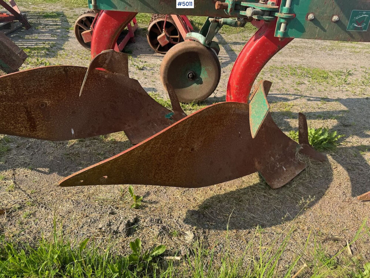 Машина за обработка на почвата Kverneland Mod. E 3-blade reversible plough: снимка 9