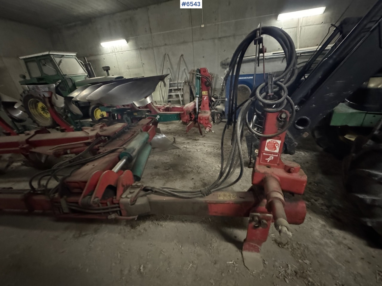 Kverneland PB100 6-Flour Vario Semi-Reversible Plough - Машина за обработка на почвата: снимка 3 Kverneland PB100 6-Flour Vario Semi-Reversible Plough - Машина за обработка на почвата: снимка 3