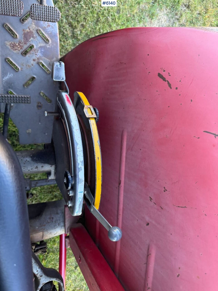 Трактор Massey Ferguson 133: снимка 12 Трактор Massey Ferguson 133: снимка 12