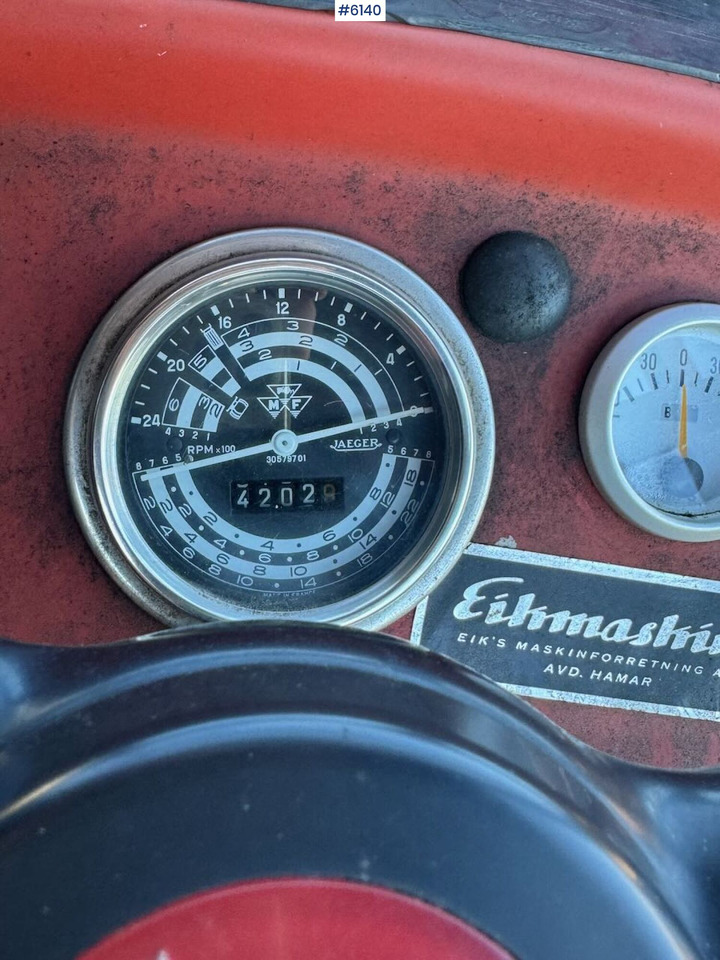 Трактор Massey Ferguson 133: снимка 14 Трактор Massey Ferguson 133: снимка 14