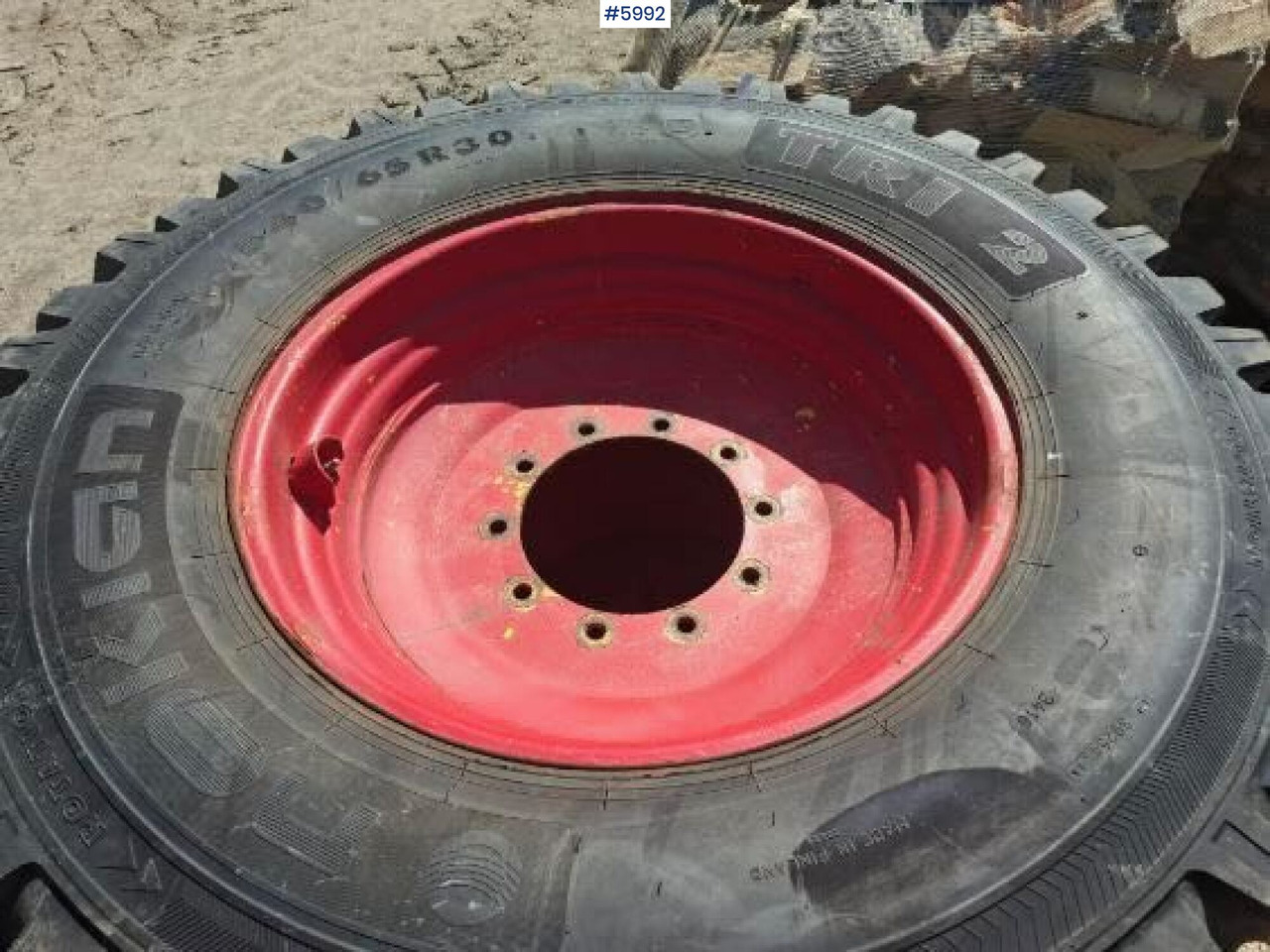 Nokian TRI2 2stk dekk på felg 540/65R30 - Комплект колела: снимка 1 Nokian TRI2 2stk dekk på felg 540/65R30 - Комплект колела: снимка 1