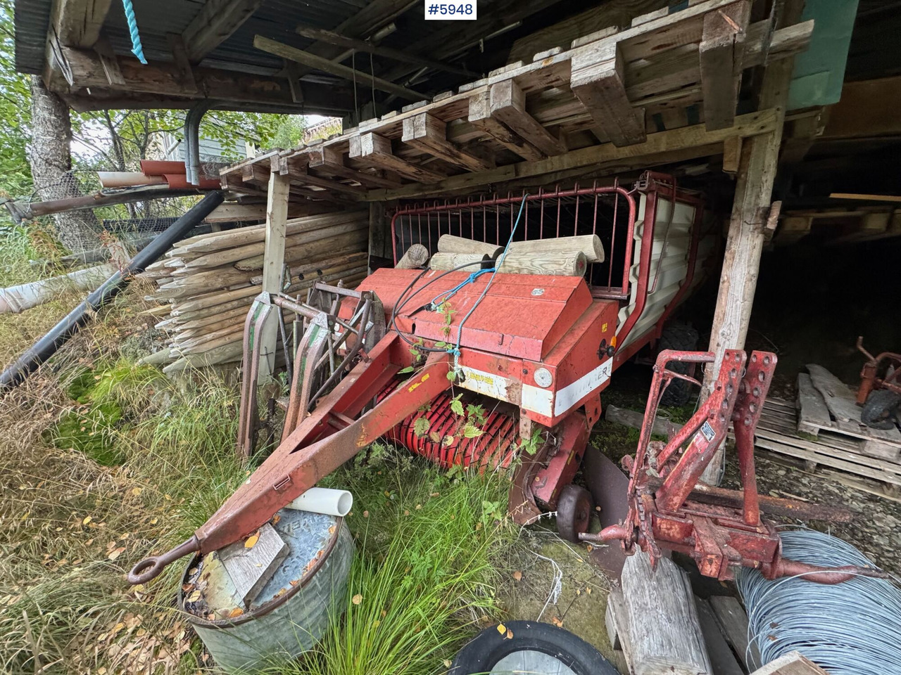 Pöttinger forage wagon - Машина за сено и фураж: снимка 1 Pöttinger forage wagon - Машина за сено и фураж: снимка 1