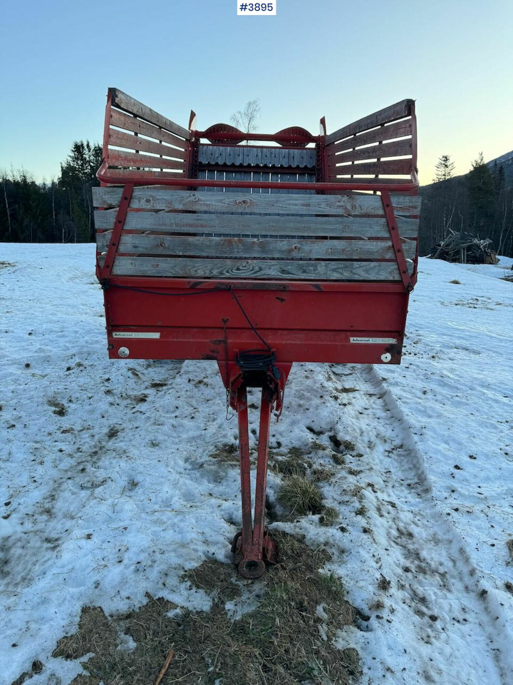 Underhaug 7000 unloader wagon - Машина за сено и фураж: снимка 2 Underhaug 7000 unloader wagon - Машина за сено и фураж: снимка 2