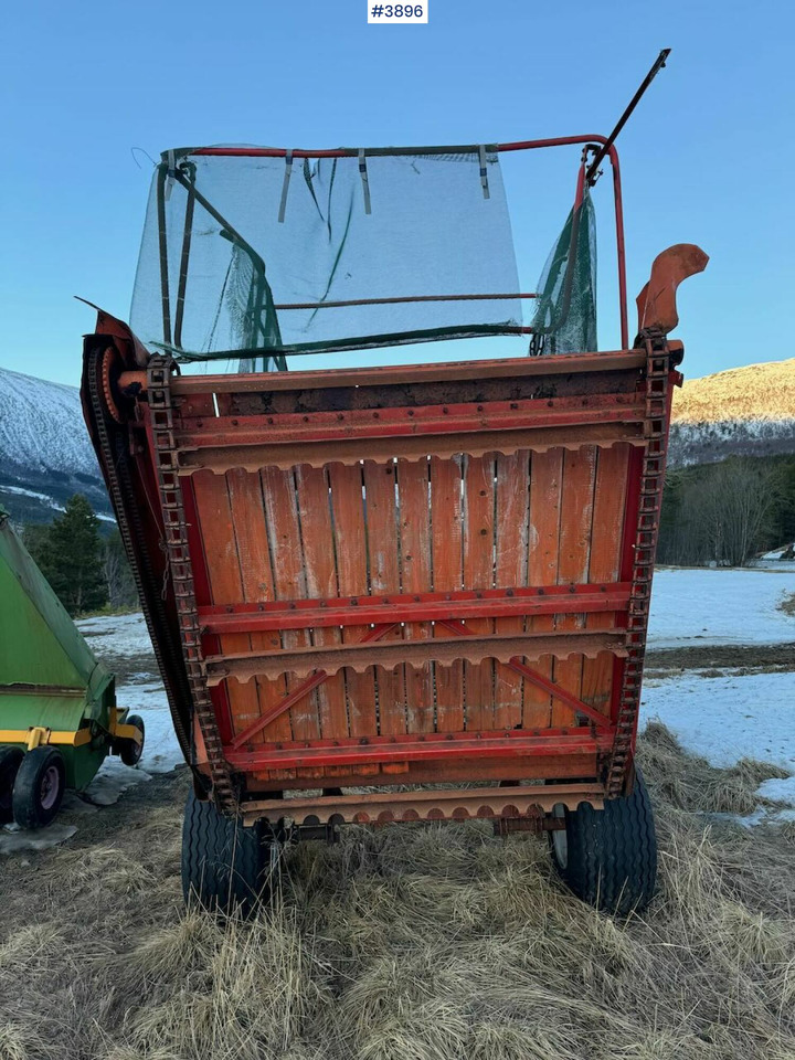 Underhaug 7012 Unloader wagon - Машина за сено и фураж: снимка 5 Underhaug 7012 Unloader wagon - Машина за сено и фураж: снимка 5