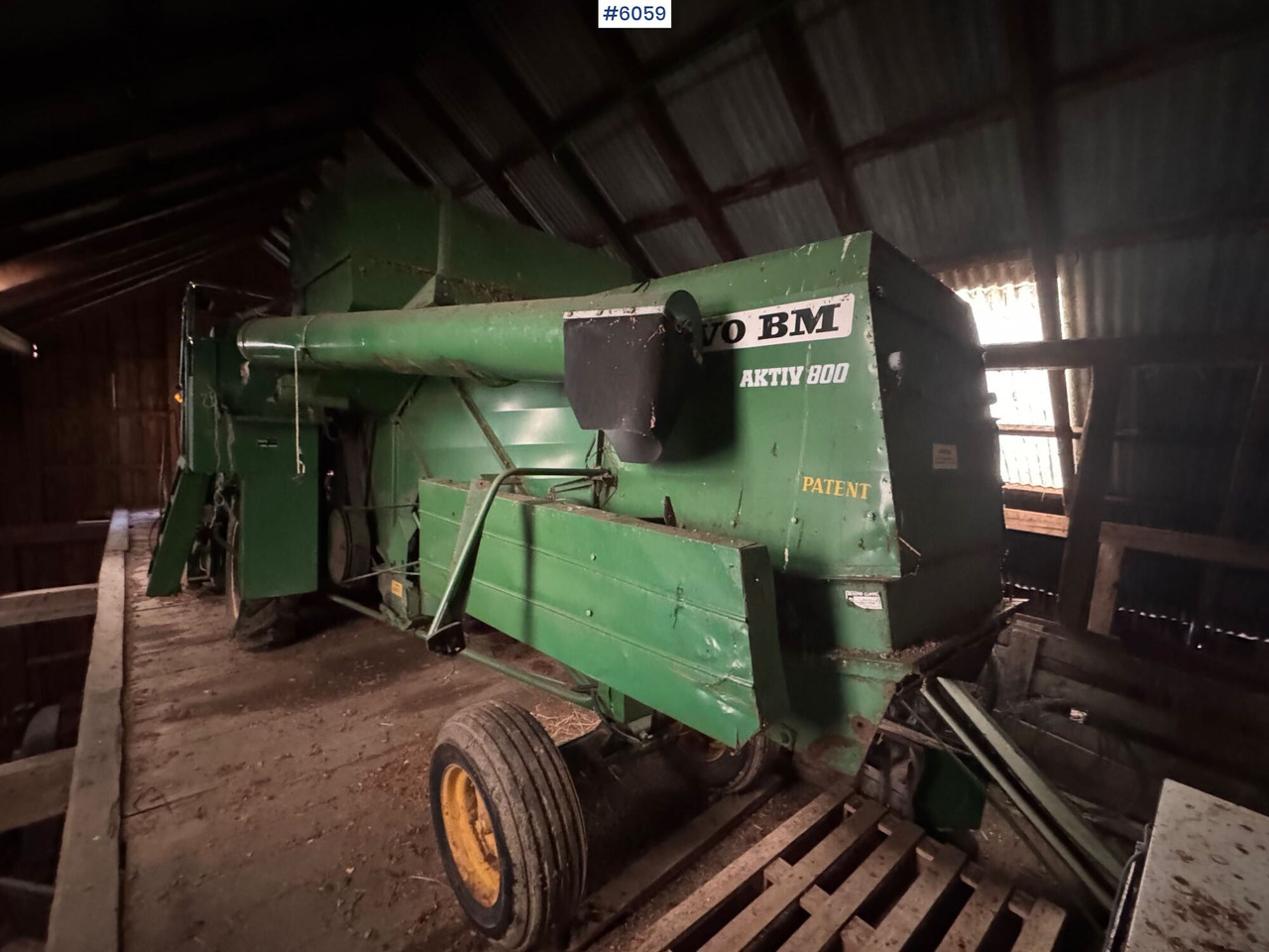 Volvo BM Aktiv 800 combine harvester - Зърнокомбайн: снимка 4 Volvo BM Aktiv 800 combine harvester - Зърнокомбайн: снимка 4