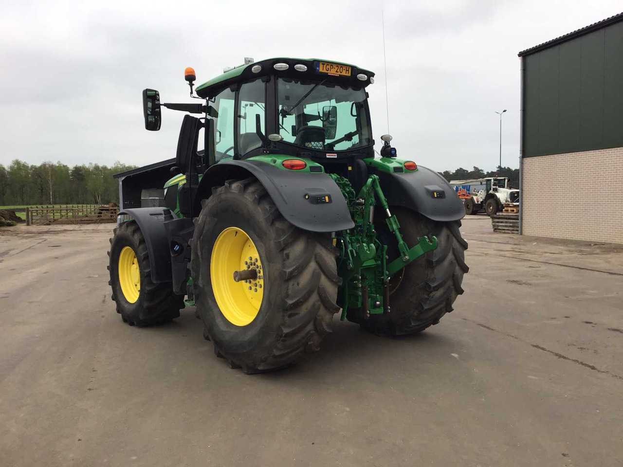 Трактор John deere 6230R: снимка 13