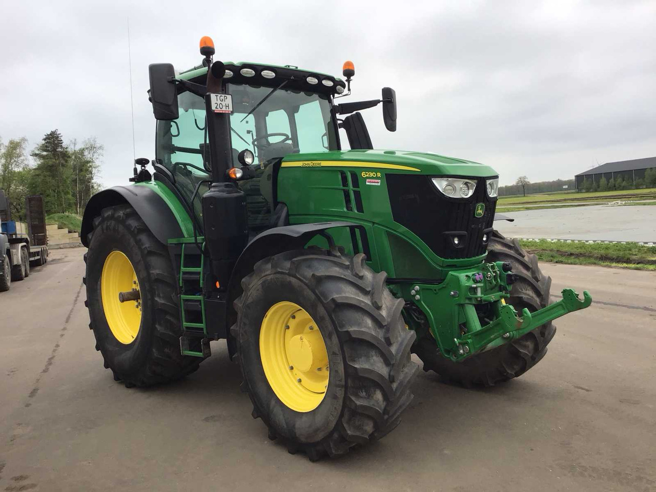 Трактор John deere 6230R: снимка 20