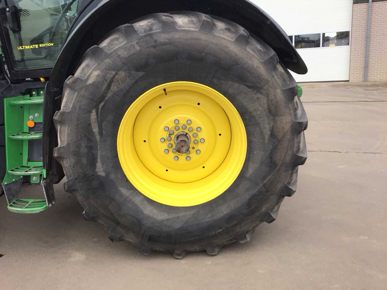 Трактор John deere 6230R: снимка 17