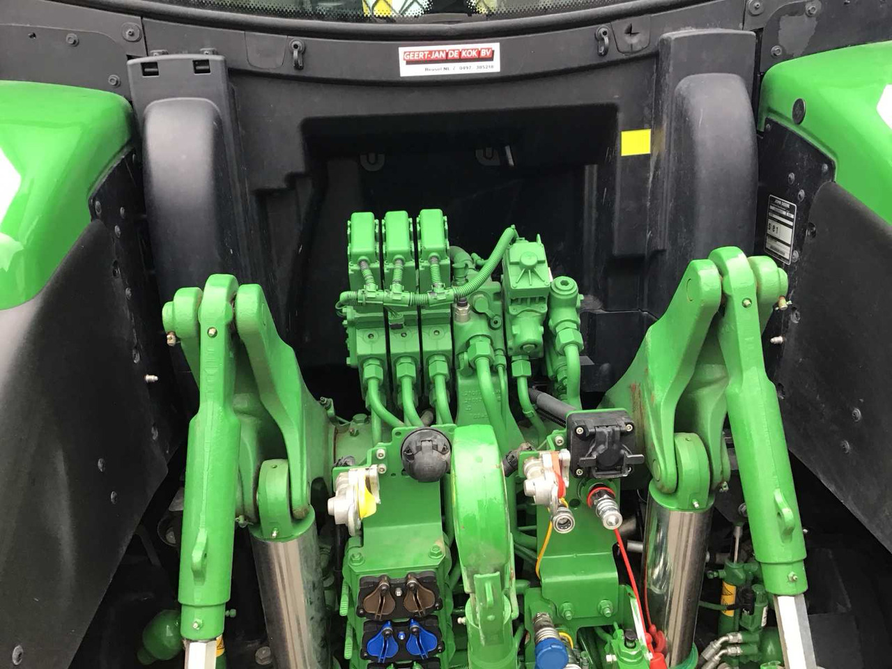 Трактор John deere 6230R: снимка 31