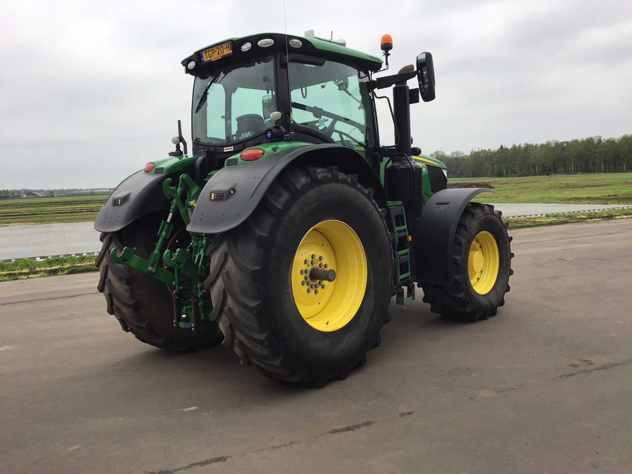 Трактор John deere 6230R: снимка 21