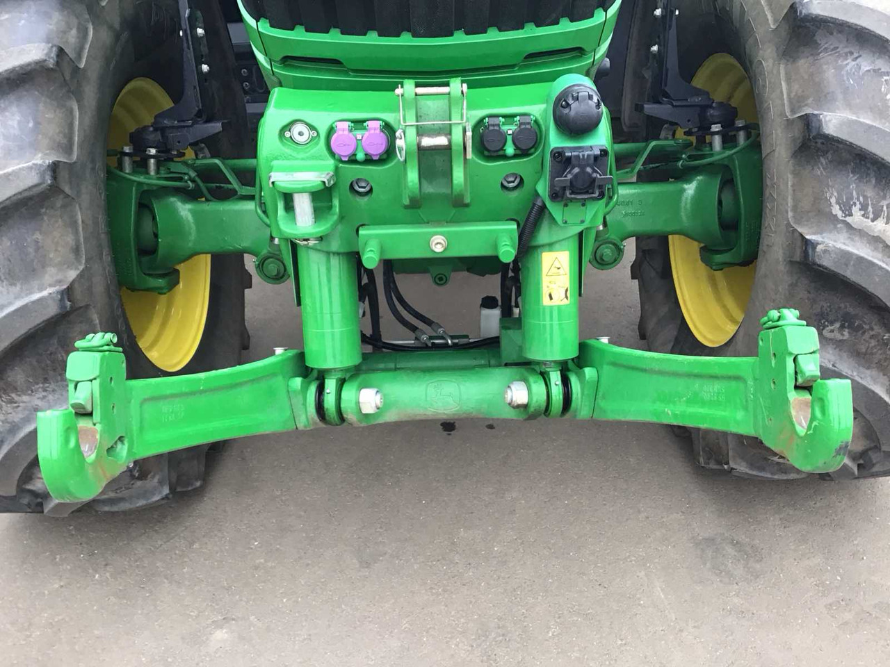 Трактор John deere 6230R: снимка 10