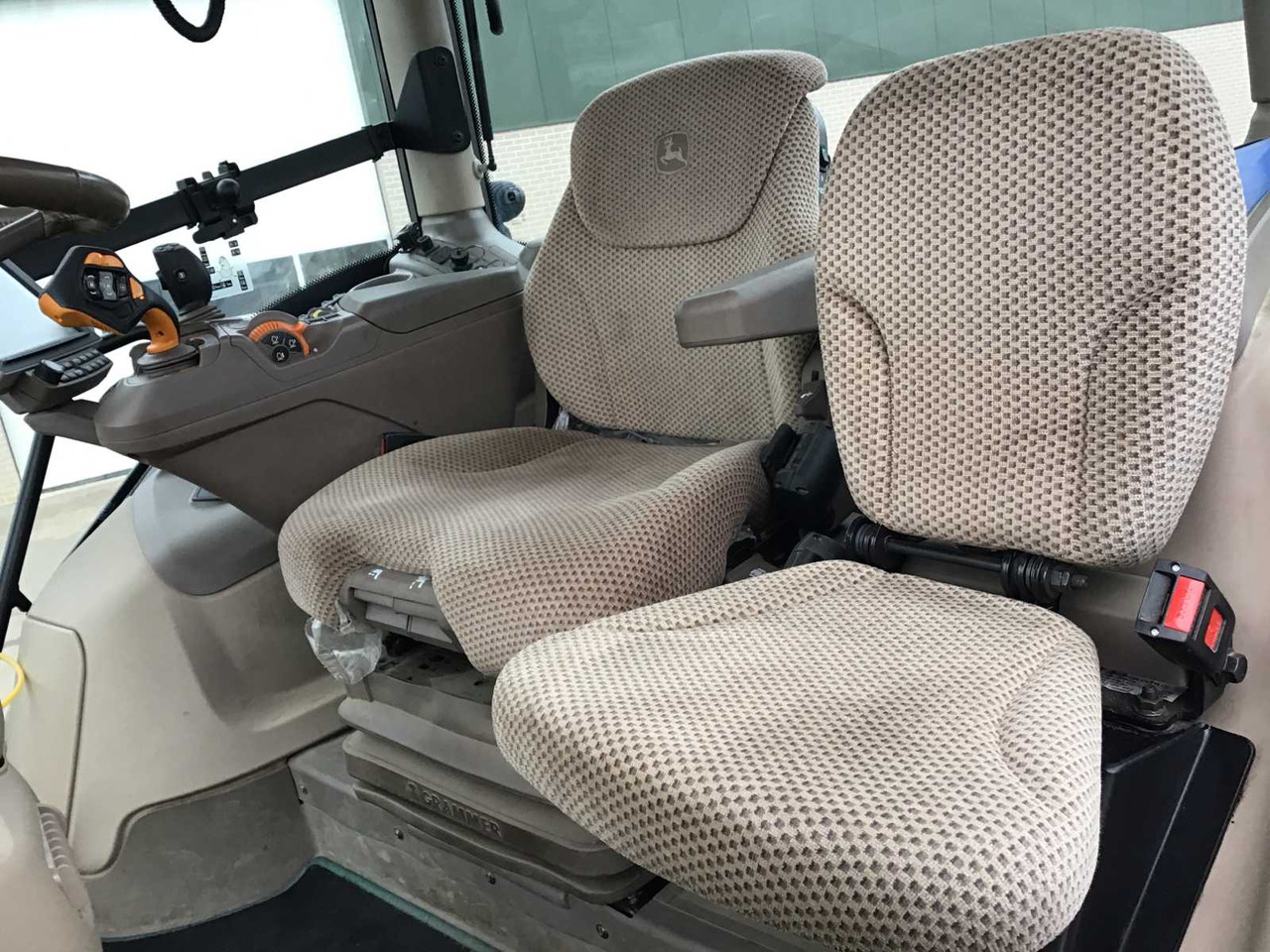 Трактор John deere 6230R: снимка 25
