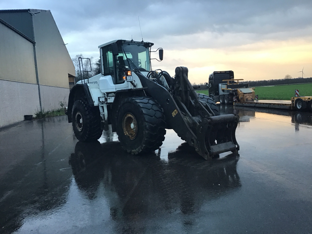 Колесен товарач volvo 180F long boom: снимка 7