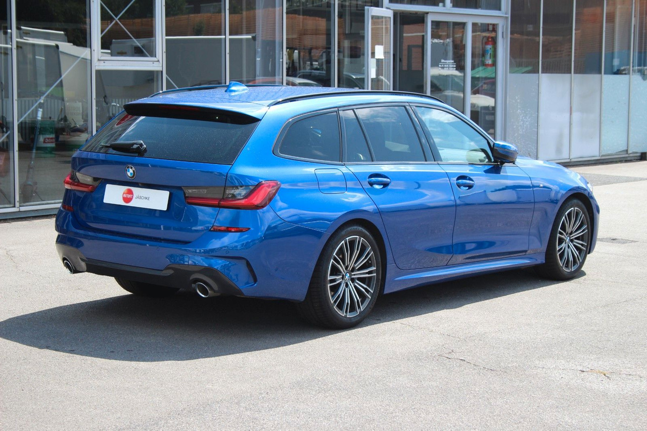 BMW 320 Touring d M Sport Laser Alcantara Harman Kar - Комби: снимка 2 BMW 320 Touring d M Sport Laser Alcantara Harman Kar - Комби: снимка 2