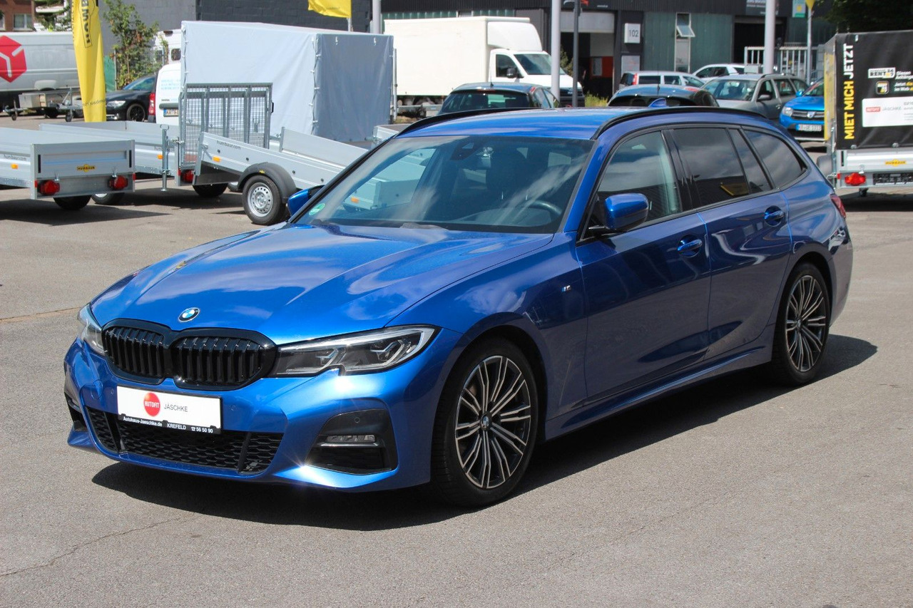 BMW 320 Touring d M Sport Laser Alcantara Harman Kar - Комби: снимка 4 BMW 320 Touring d M Sport Laser Alcantara Harman Kar - Комби: снимка 4