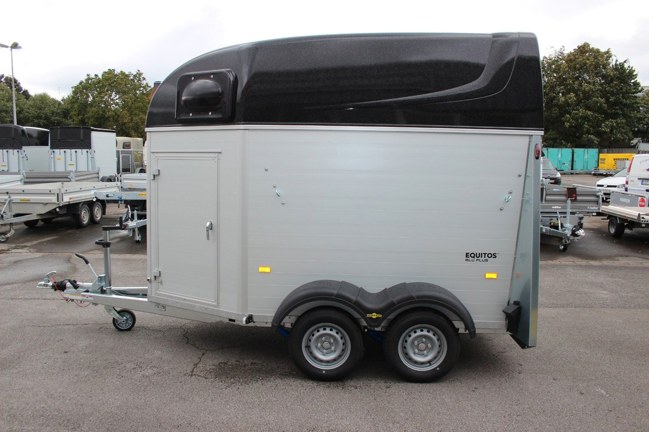Humbaur Equitos Alu Plus 2400 Pferdeanhänger Sattelkamme - За превоз на животни ремарке: снимка 5 Humbaur Equitos Alu Plus 2400 Pferdeanhänger Sattelkamme - За превоз на животни ремарке: снимка 5