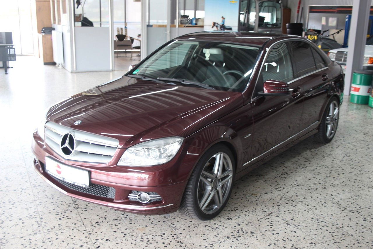 Mercedes-Benz C 230 Avantgarde Automatik sehr gepflegt! 130tKM - Седан: снимка 4 Mercedes-Benz C 230 Avantgarde Automatik sehr gepflegt! 130tKM - Седан: снимка 4