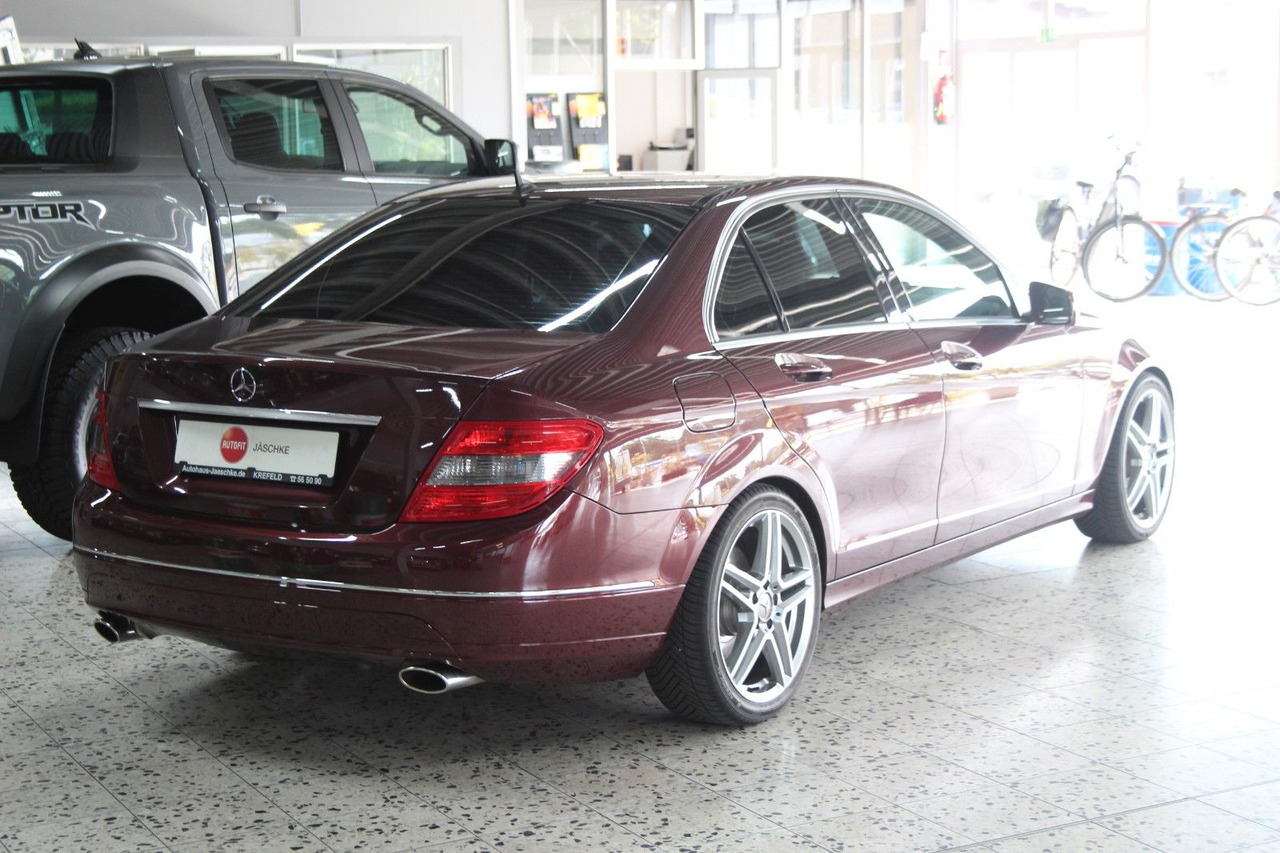 Mercedes-Benz C 230 Avantgarde Automatik sehr gepflegt! 130tKM - Седан: снимка 2 Mercedes-Benz C 230 Avantgarde Automatik sehr gepflegt! 130tKM - Седан: снимка 2