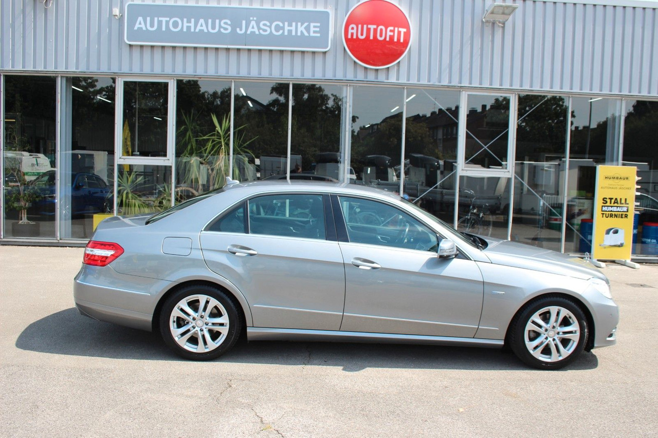 Mercedes-Benz CGI BlueEfficiency Avantgarde Automatik 59980 KM - Седан: снимка 2 Mercedes-Benz CGI BlueEfficiency Avantgarde Automatik 59980 KM - Седан: снимка 2