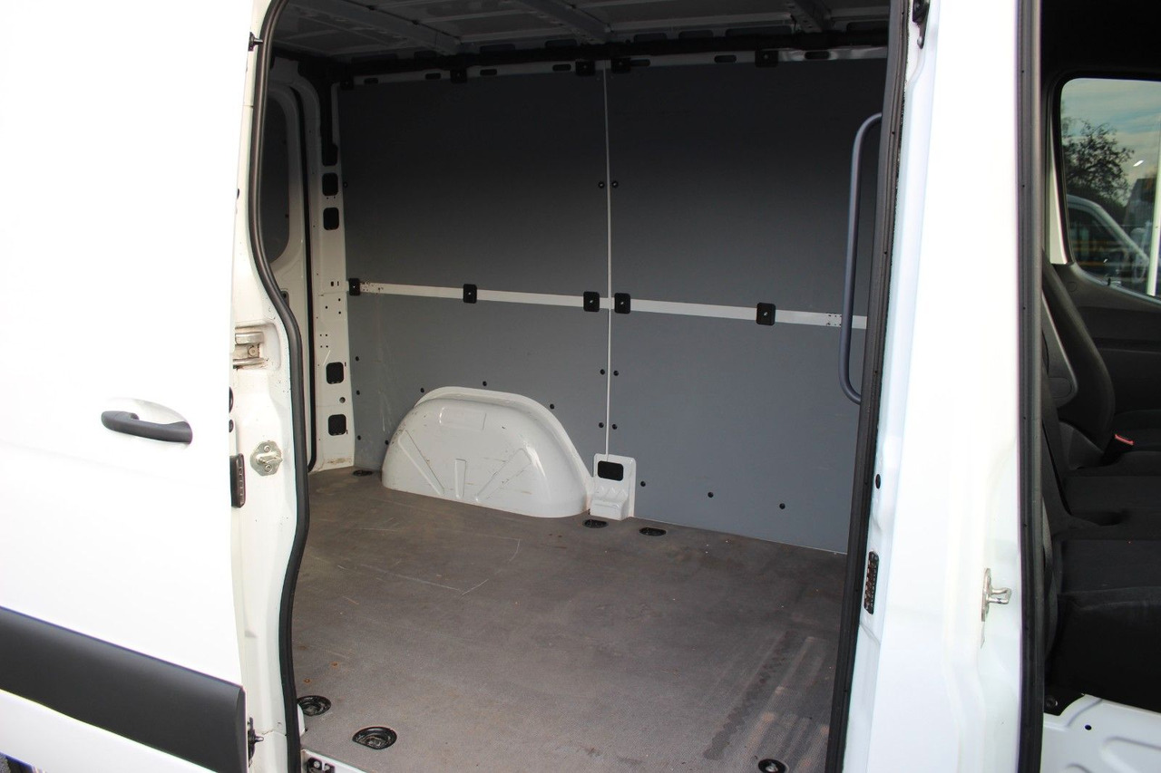 Лизинг на Mercedes-Benz Sprinter Worker 214 CDI 1.Hd sehr GEPFLEGT Mercedes-Benz Sprinter Worker 214 CDI 1.Hd sehr GEPFLEGT: снимка 12 Лизинг на Mercedes-Benz Sprinter Worker 214 CDI 1.Hd sehr GEPFLEGT Mercedes-Benz Sprinter Worker 214 CDI 1.Hd sehr GEPFLEGT: снимка 12