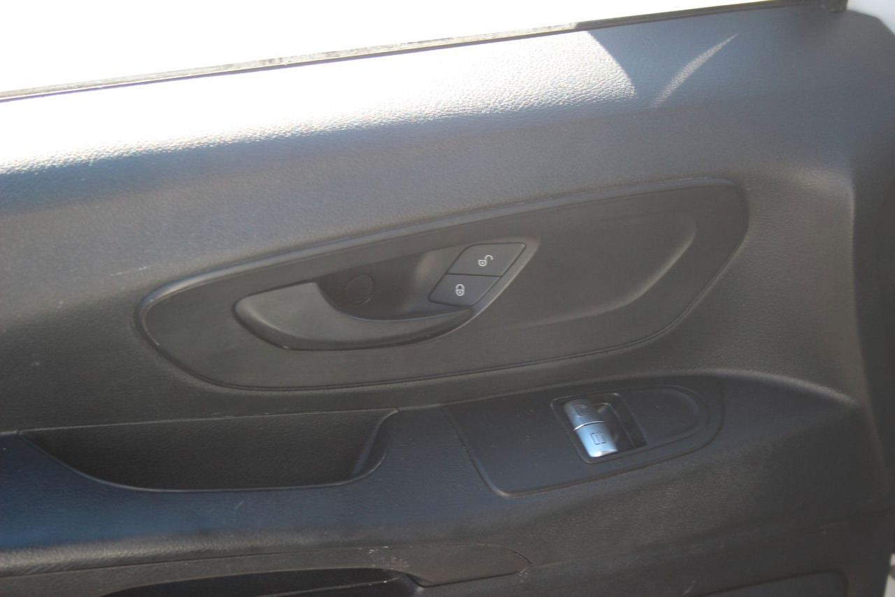 Лизинг на  Mercedes-Benz Vito 109 CDI Dachträgersystem 142tKM Mercedes-Benz Vito 109 CDI Dachträgersystem 142tKM: снимка 7
