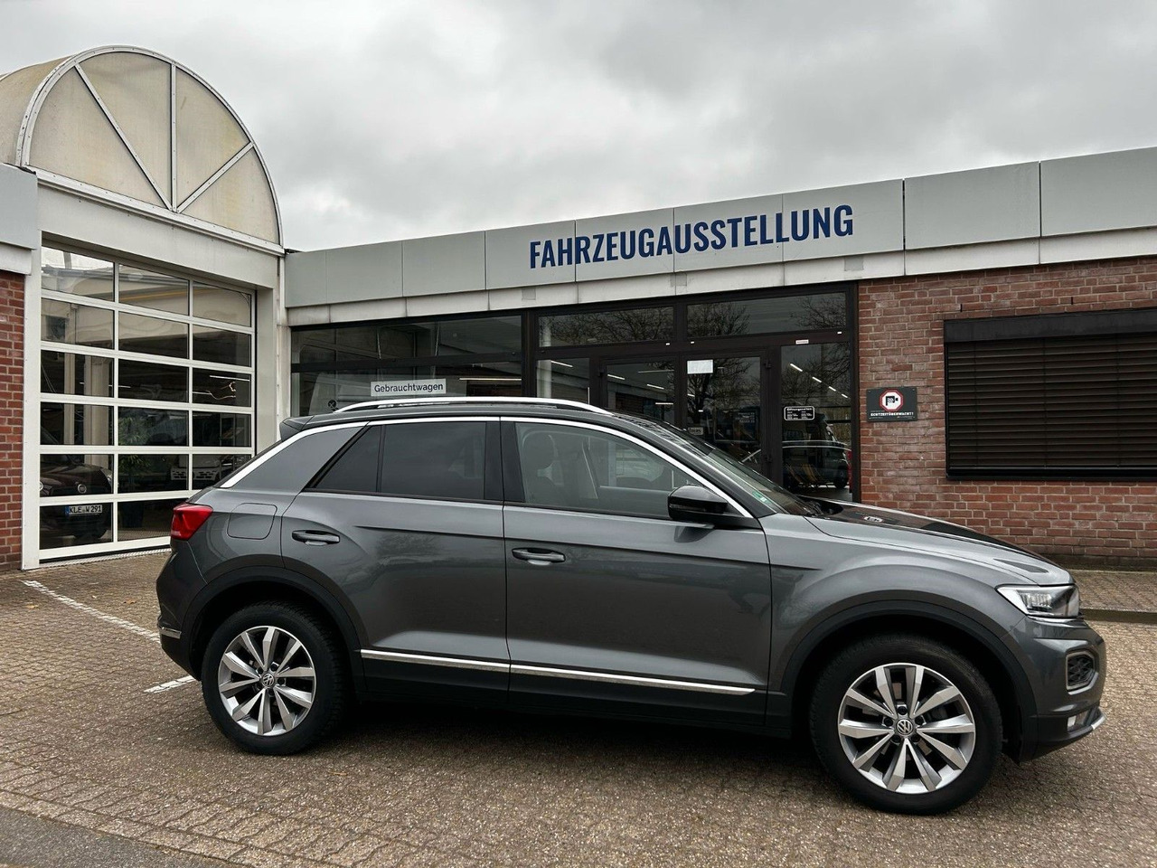 Volkswagen T-Roc Style - Джип: снимка 1 Volkswagen T-Roc Style - Джип: снимка 1