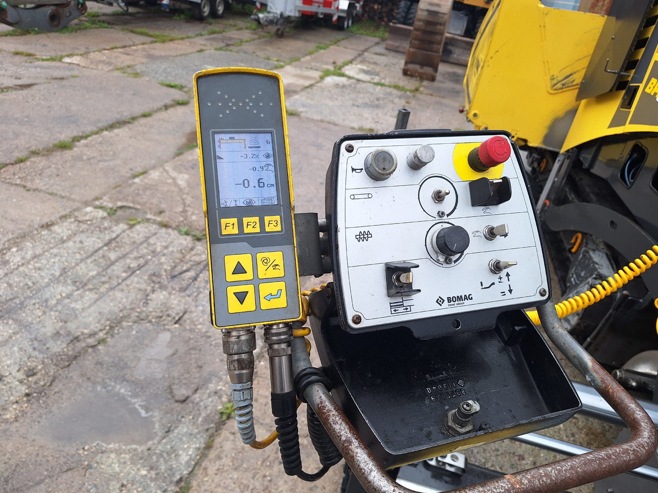 Bomag Bf 300C-3 - Асфалтополагач: снимка 5 Bomag Bf 300C-3 - Асфалтополагач: снимка 5