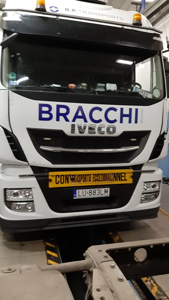 IVECO IVECO STRALIS 510 Hi-Way AS 440STX/P Euro VI z salonu Italia - Влекач: снимка 4 IVECO IVECO STRALIS 510 Hi-Way AS 440STX/P Euro VI z salonu Italia - Влекач: снимка 4
